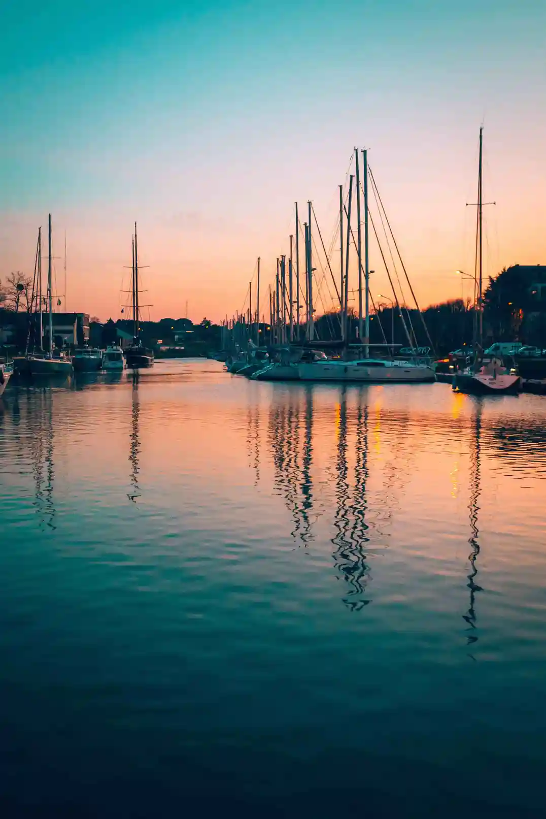 Abendstimmung in einer Marina