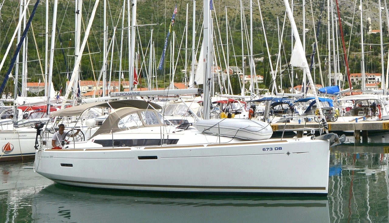 Sun Odyssey 389-Segelyacht Bravo Kiss in Kroatien