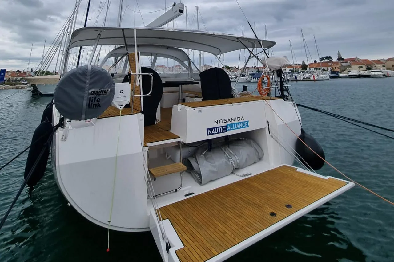 Bavaria C50 Style - 4 + 1 cab.-Segelyacht Nosanida (skippered) in Kroatien