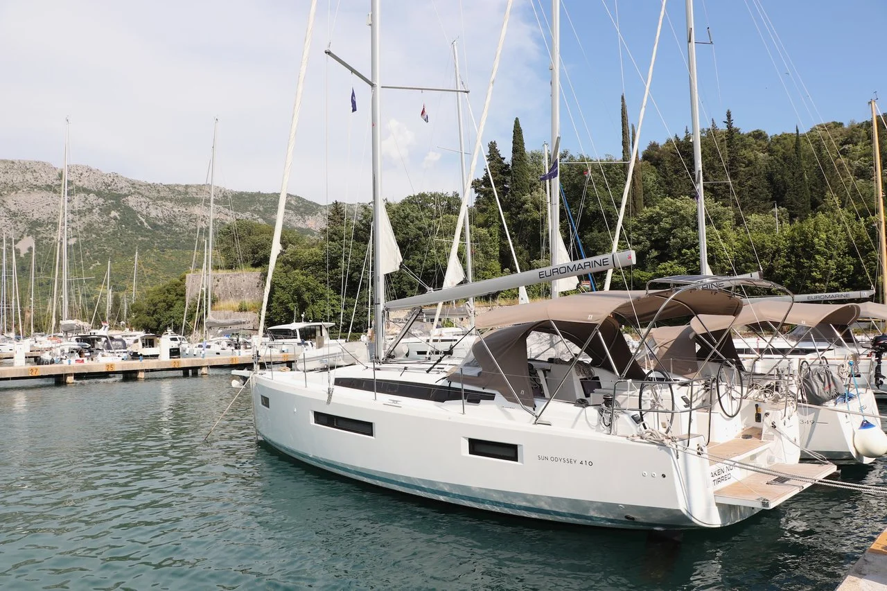 Sun Odyssey 410 - 3 cab.-Segelyacht Shaken Not Stirred in Kroatien