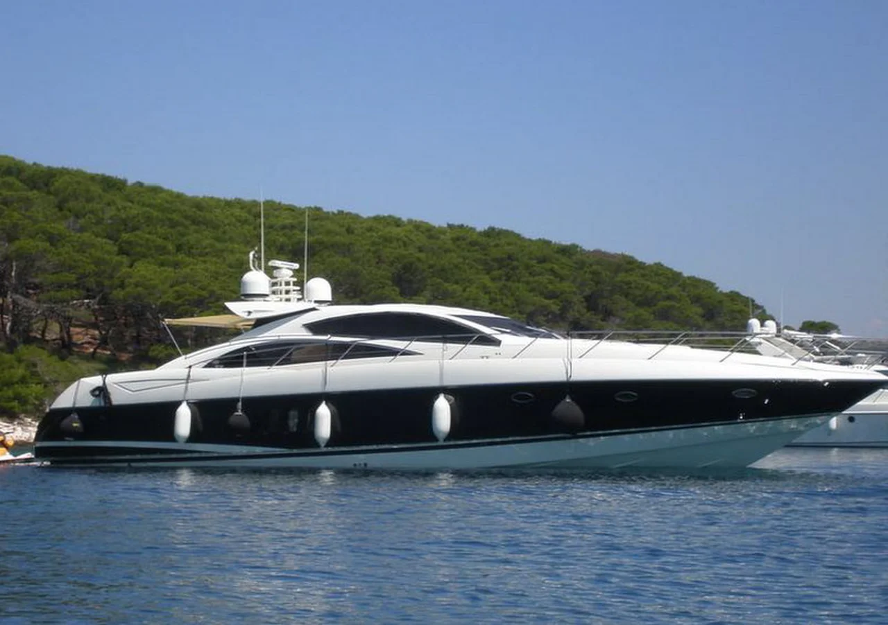 Sunseeker Predator 72-Motoryacht Ghost in Kroatien