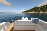 Sealine C335V-Motorboot Stormi in Kroatien