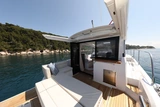 Sealine C335V-Motorboot Stormi in Kroatien