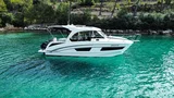 Antares 9 OB-Motorboot Arya in Kroatien