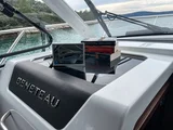 Antares 9 OB-Motorboot Arya in Kroatien