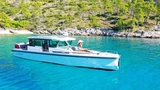 Axopar 37 Cabin-Motorboot Miss G in Kroatien