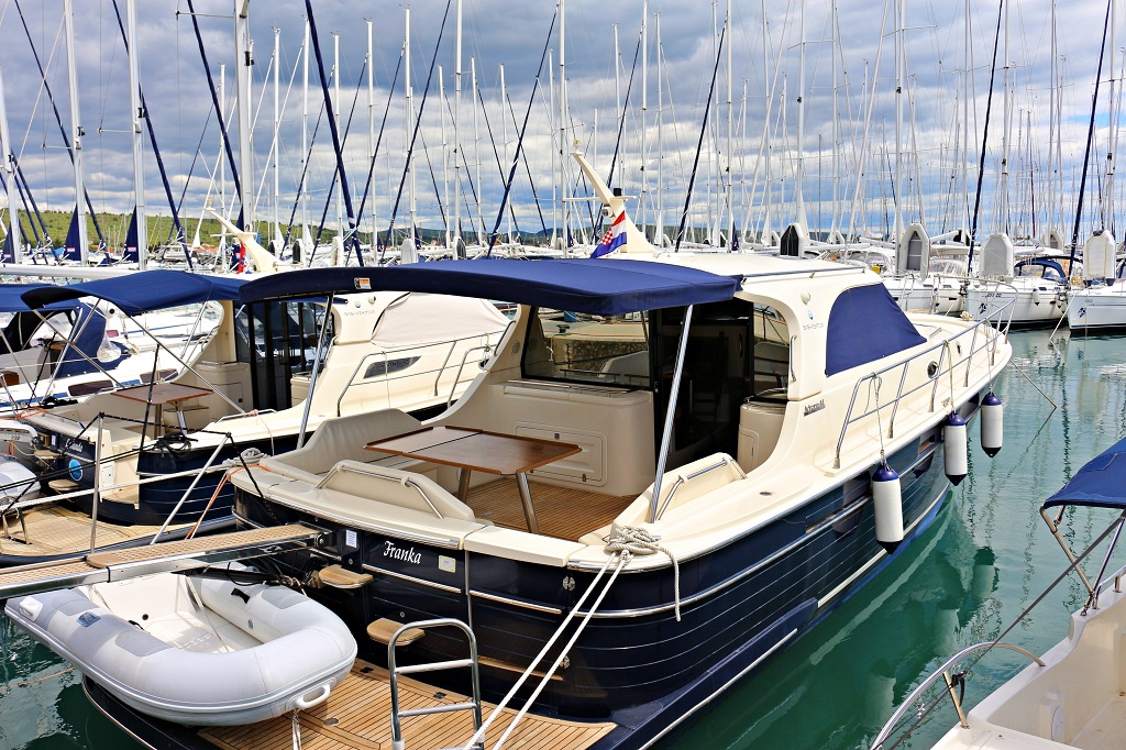 Motoryacht Adriana 44 Franka 1