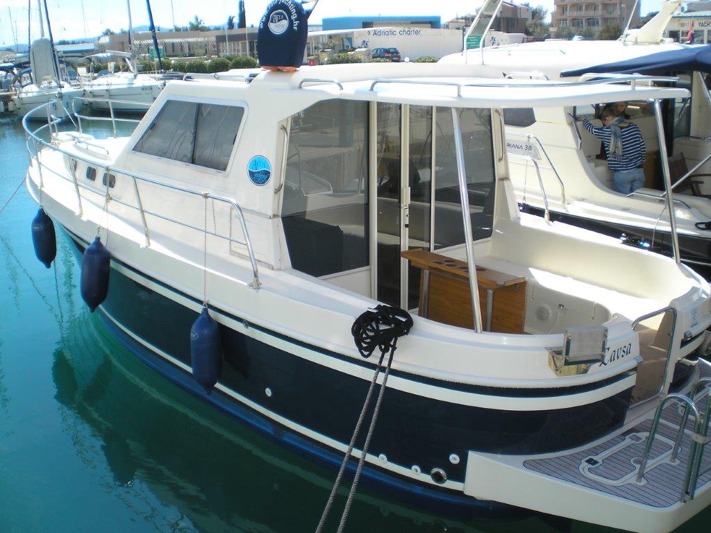 Motorboot Adria 1002 Vektor Lavsa 1